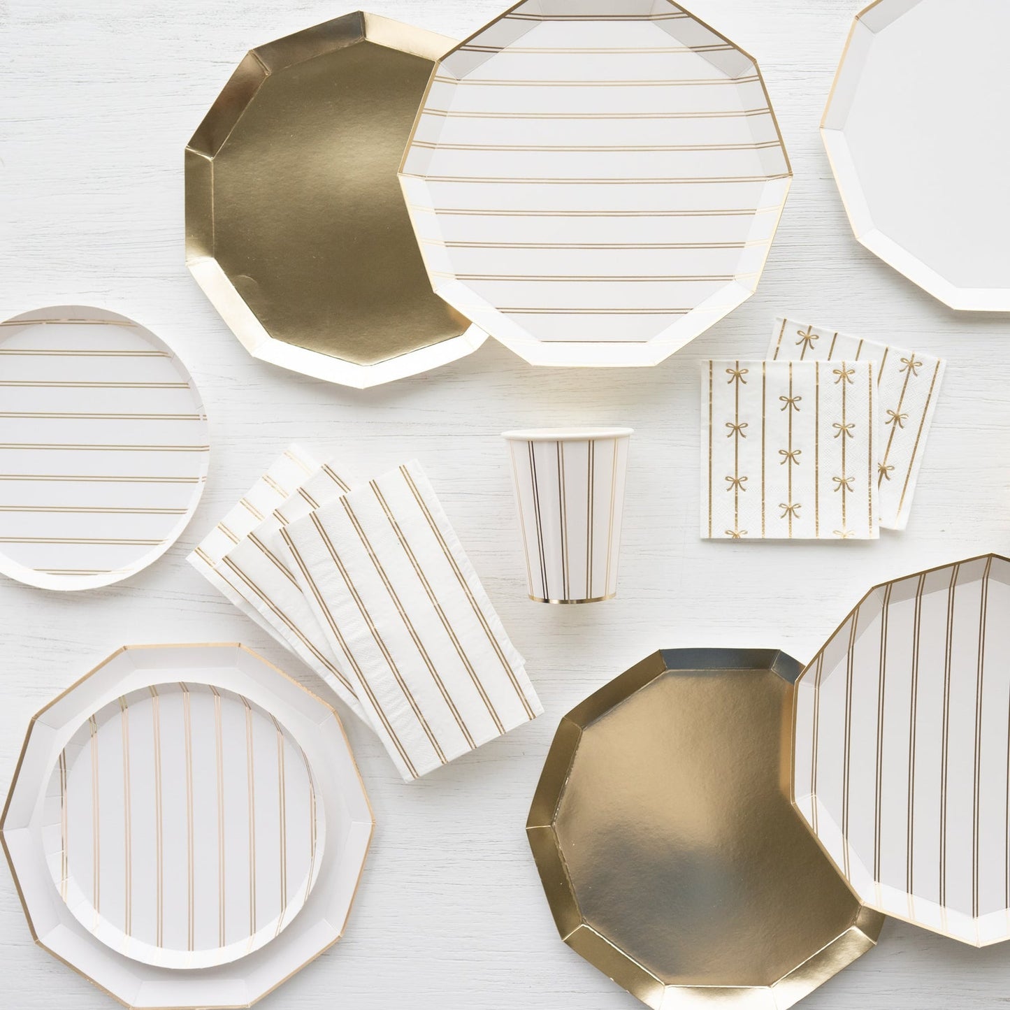 Gold Signature Stripe Cup