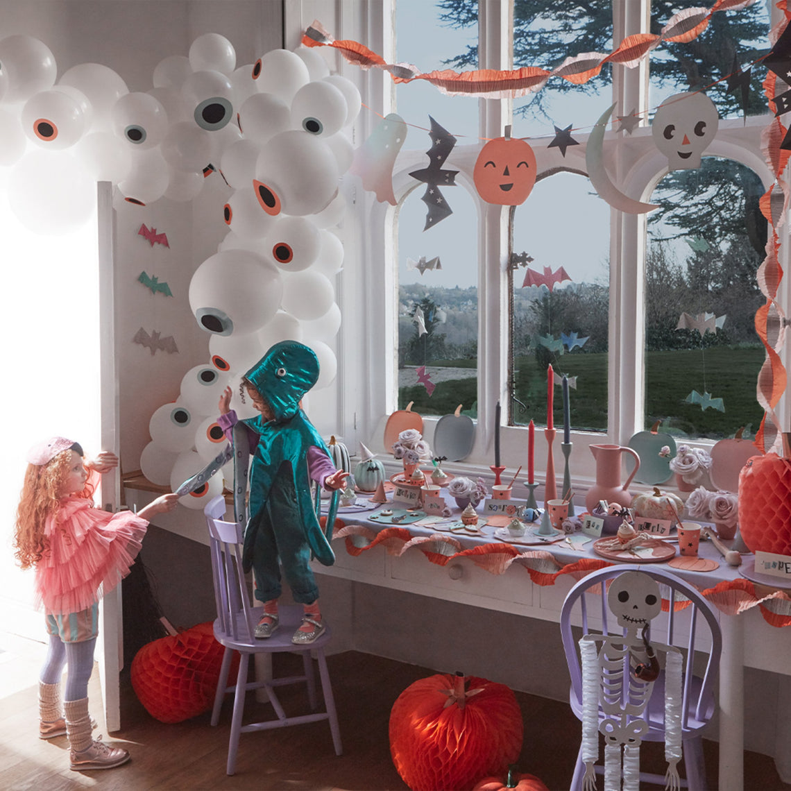 Eyeball Balloon Garland Kit
