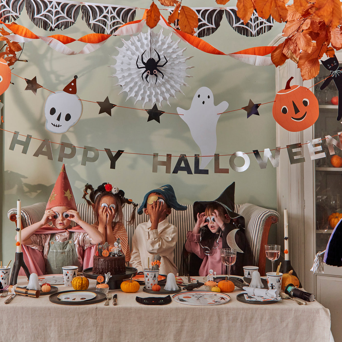 It's Halloween! Paper Garland