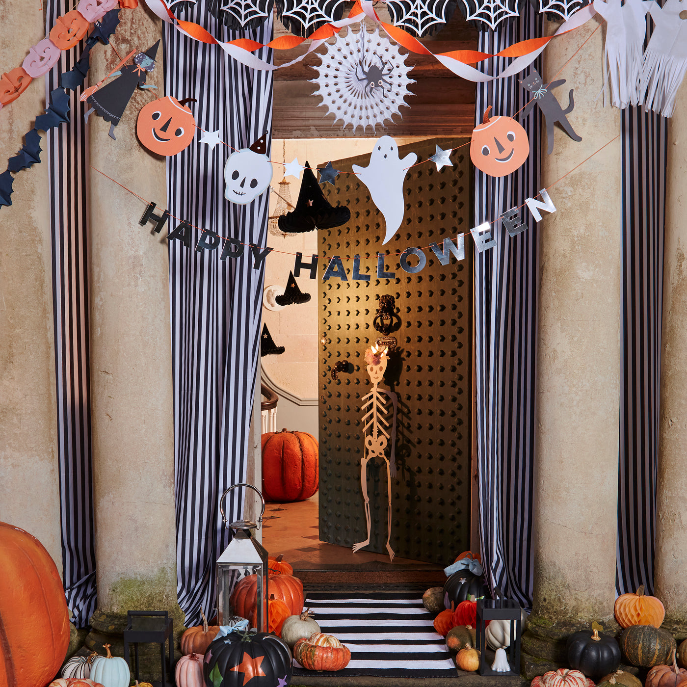 It's Halloween! Paper Garland