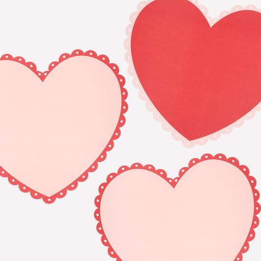 Scalloped Heart Paper Placemats (x12)