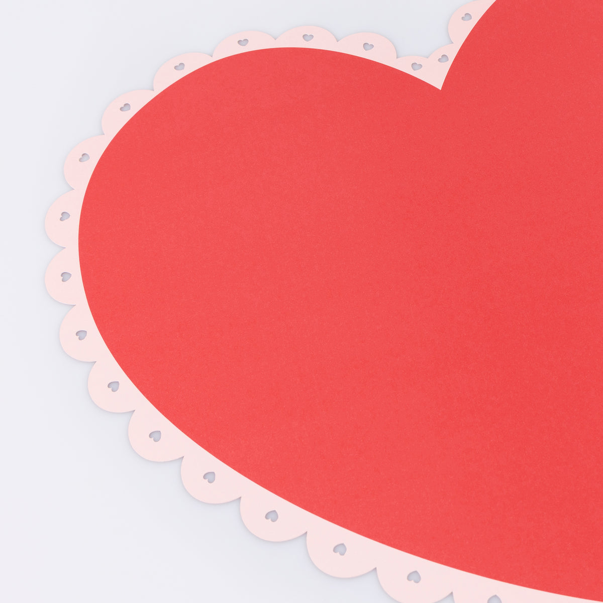 Scalloped Heart Paper Placemats (x12)