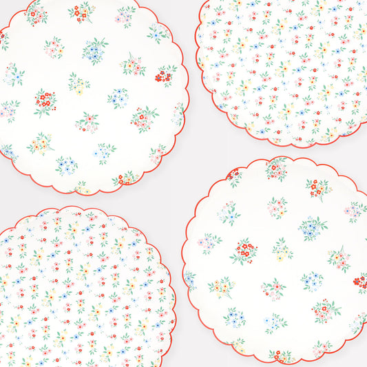 Ditsy Posy Scalloped Dinner Plates